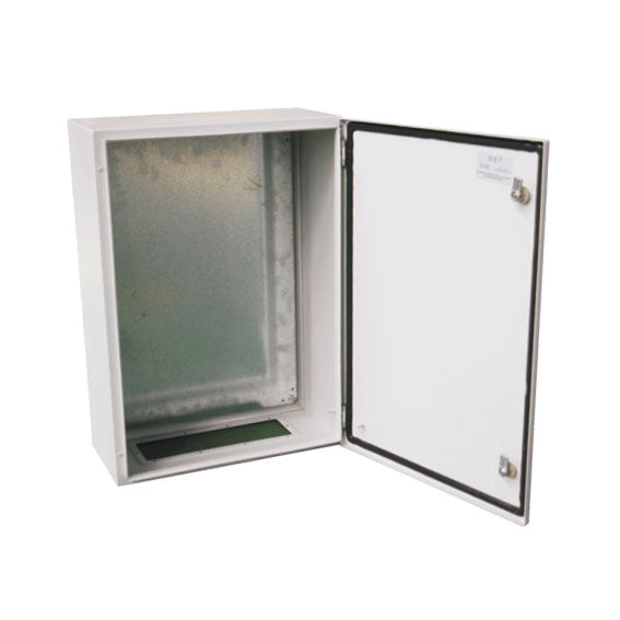 Caja metálica CPE superficie IP66 con placa de montaje.