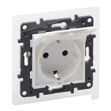 Enchufe Schuko para entornos húmedos IP44 16A Legrand serie Niloé Step, blanco mate